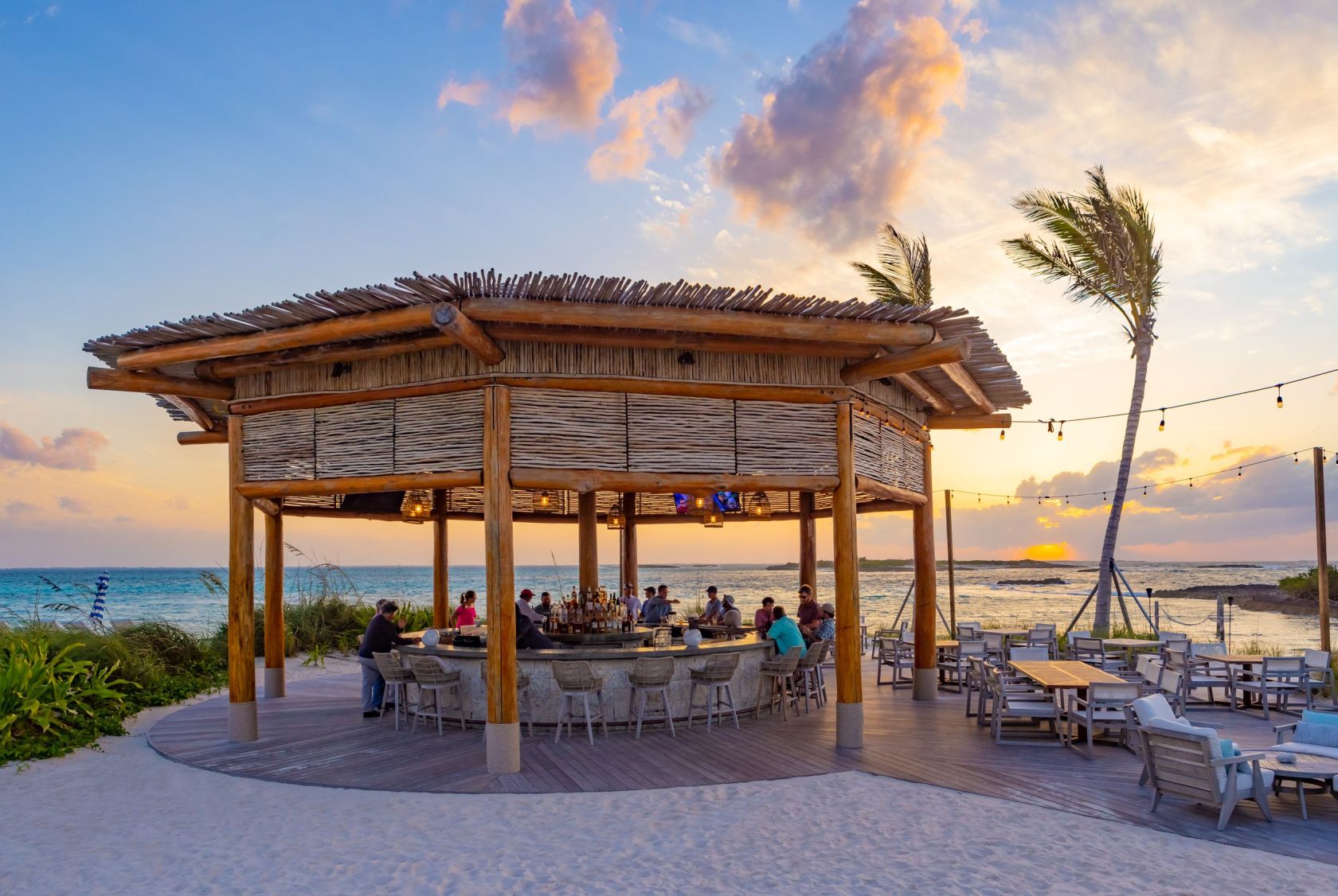 luxury-dining-at-bakers-bay-2_41d112bd920265906afe9ffb530de2f4